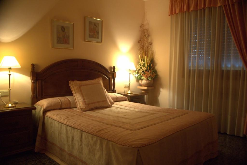 Hostal El Violí Cardona Quarto foto
